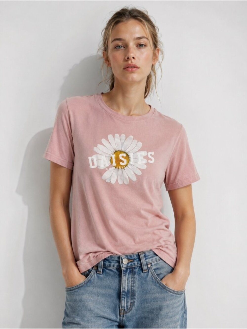 Daisies Pink Graphic Tee Size M Soft Girl Cottagecore T-Shirt